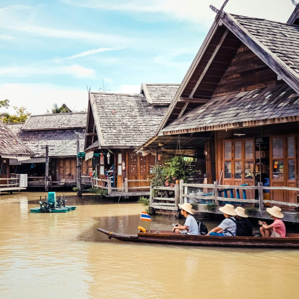 pexels-streetwindy-2108831